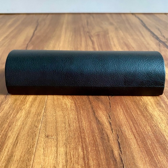 NWOT Barton Perreira case & cloth - Picture 4 of 15